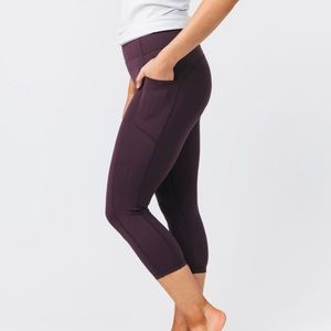 Zyia Wine Pocket Brilliant Hi-Rise Capri 20" 8-10